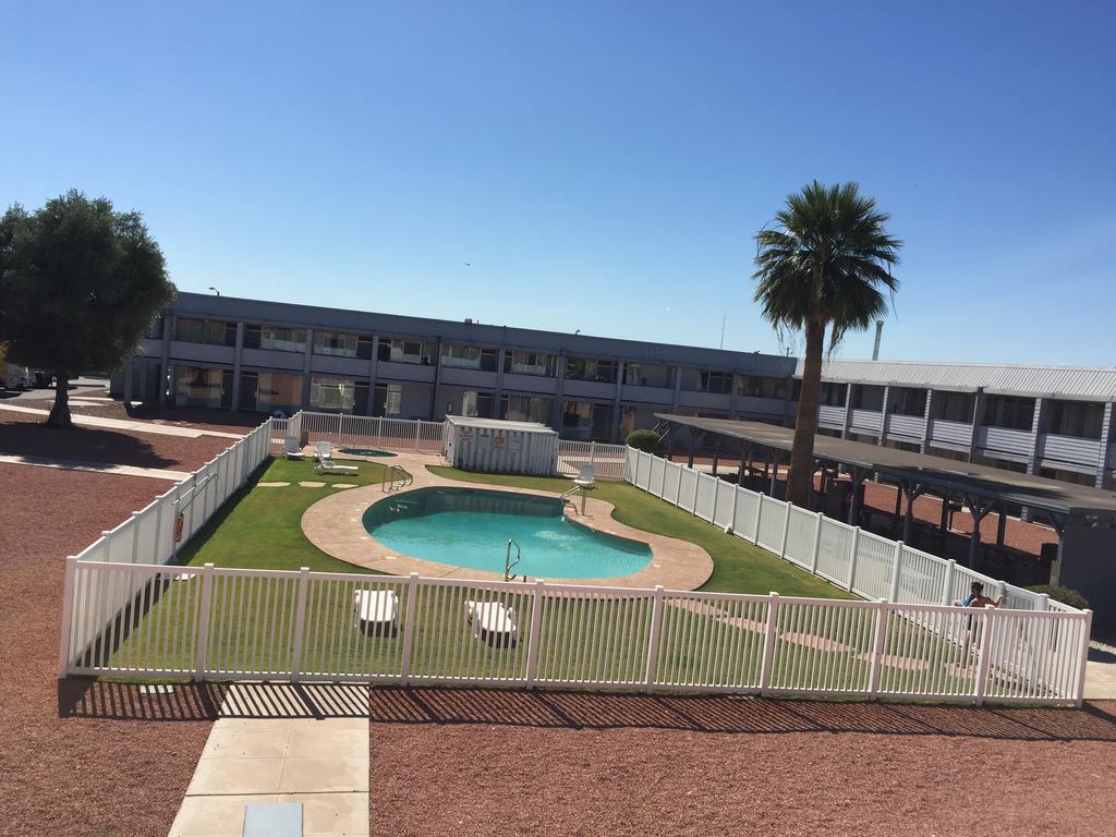 Ez 8爱尔波特汽车旅馆 凤凰城 外观 照片